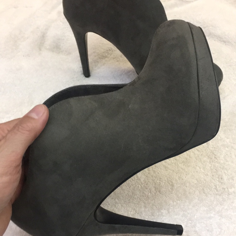 Shoes - Picture 3 of 3